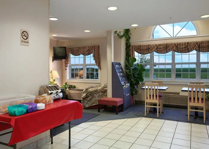 Microtel By Wyndham Champaign