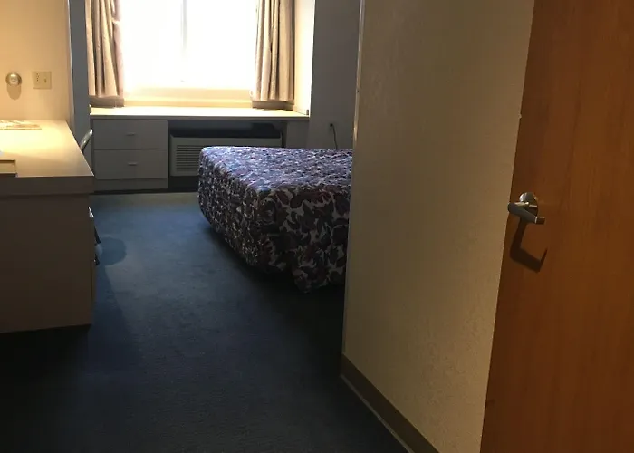 Microtel By Wyndham Hotel 2*