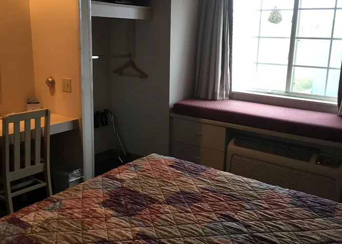 Microtel By Wyndham 2*