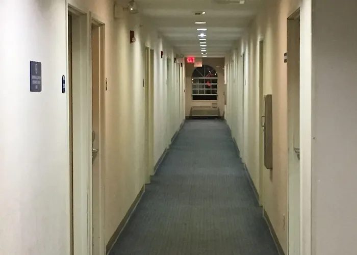Microtel By Wyndham Hotel 2*