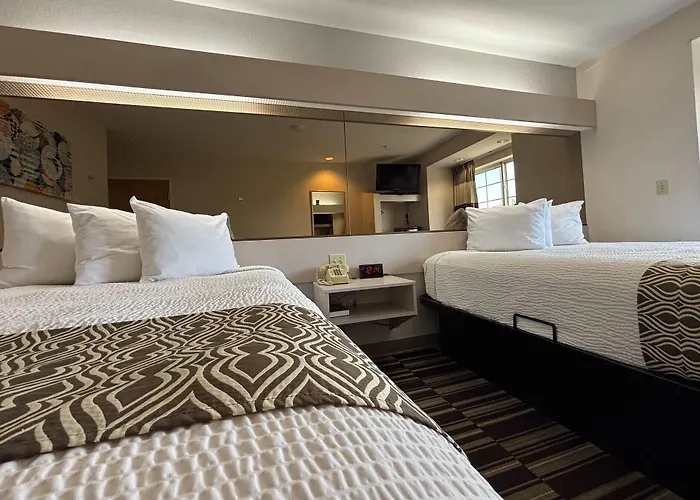 Hotel Microtel By Wyndham 2*